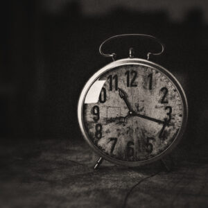 Picture of an old fashioned alarm clock. Source Pixabay.com.