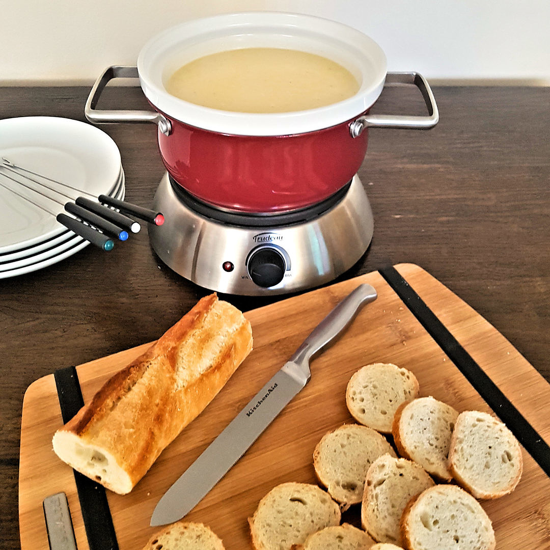 Fondue au Fromage - Evelyn Chartres