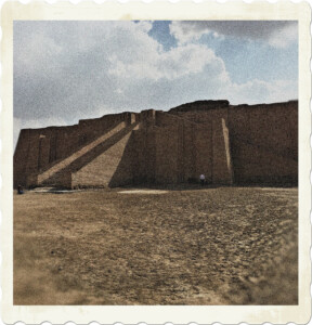 Picture of the ziggurat in Iraq, after the front was restored. Image by Abdulmomn Kadhim from Pixabay.